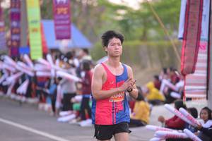 BIB: 040
                            <button type="button" onclick="openModal(12628953)" class="btn btn-primary btn-sm float-right btn-popup" data-toggle="modal" data-target=".modal-high-quality">
                        <i class="fas fa-shopping-cart"></i> Add to Cart
                    </button>
                                            <button type="button" onclick="isThisMe(12628953, true)" class="btn btn-success btn-sm float-right btn-popup btn-isme hidden" data-toggle="tooltip" data-placement="bottom" title="นี่คือรูปของคุณใช่ไหม คลิกที่นี่เพื่อเอาเข้าอัลบั้ม">
                        <i class="fas fa-plus"></i> Add to album
                    </button>
                    <button type="button" onclick="isThisMe(12628953, false)" class="btn btn-warning btn-sm float-right btn-popup btn-isnotme hidden">
                        <i class="fas fa-ban"></i> Remove from album
                    </button>