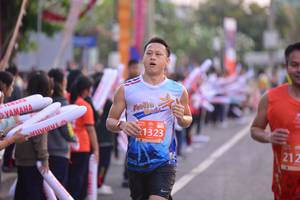 BIB: 1323, 212
                            <button type="button" onclick="openModal(12642277)" class="btn btn-primary btn-sm float-right btn-popup" data-toggle="modal" data-target=".modal-high-quality">
                        <i class="fas fa-shopping-cart"></i> Add to Cart
                    </button>
                                            <button type="button" onclick="isThisMe(12642277, true)" class="btn btn-success btn-sm float-right btn-popup btn-isme hidden" data-toggle="tooltip" data-placement="bottom" title="นี่คือรูปของคุณใช่ไหม คลิกที่นี่เพื่อเอาเข้าอัลบั้ม">
                        <i class="fas fa-plus"></i> Add to album
                    </button>
                    <button type="button" onclick="isThisMe(12642277, false)" class="btn btn-warning btn-sm float-right btn-popup btn-isnotme hidden">
                        <i class="fas fa-ban"></i> Remove from album
                    </button>