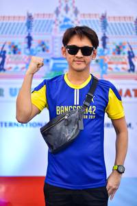 BIB: 142, 2019
                            <button type="button" onclick="openModal(10561080)" class="btn btn-primary btn-sm float-right btn-popup" data-toggle="modal" data-target=".modal-high-quality">
                        <i class="fas fa-shopping-cart"></i> Add to Cart
                    </button>
                                            <button type="button" onclick="isThisMe(10561080, true)" class="btn btn-success btn-sm float-right btn-popup btn-isme hidden" data-toggle="tooltip" data-placement="bottom" title="นี่คือรูปของคุณใช่ไหม คลิกที่นี่เพื่อเอาเข้าอัลบั้ม">
                        <i class="fas fa-plus"></i> Add to album
                    </button>
                    <button type="button" onclick="isThisMe(10561080, false)" class="btn btn-warning btn-sm float-right btn-popup btn-isnotme hidden">
                        <i class="fas fa-ban"></i> Remove from album
                    </button>