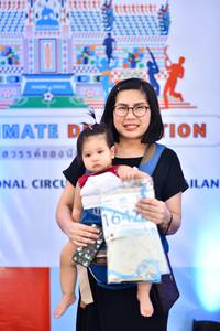 BIB: 1642
                            <button type="button" onclick="openModal(10561110)" class="btn btn-primary btn-sm float-right btn-popup" data-toggle="modal" data-target=".modal-high-quality">
                        <i class="fas fa-shopping-cart"></i> Add to Cart
                    </button>
                                            <button type="button" onclick="isThisMe(10561110, true)" class="btn btn-success btn-sm float-right btn-popup btn-isme hidden" data-toggle="tooltip" data-placement="bottom" title="นี่คือรูปของคุณใช่ไหม คลิกที่นี่เพื่อเอาเข้าอัลบั้ม">
                        <i class="fas fa-plus"></i> Add to album
                    </button>
                    <button type="button" onclick="isThisMe(10561110, false)" class="btn btn-warning btn-sm float-right btn-popup btn-isnotme hidden">
                        <i class="fas fa-ban"></i> Remove from album
                    </button>