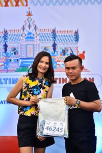 BIB: 46245
                            <button type="button" onclick="openModal(10560918)" class="btn btn-primary btn-sm float-right btn-popup" data-toggle="modal" data-target=".modal-high-quality">
                        <i class="fas fa-shopping-cart"></i> Add to Cart
                    </button>
                                            <button type="button" onclick="isThisMe(10560918, true)" class="btn btn-success btn-sm float-right btn-popup btn-isme hidden" data-toggle="tooltip" data-placement="bottom" title="นี่คือรูปของคุณใช่ไหม คลิกที่นี่เพื่อเอาเข้าอัลบั้ม">
                        <i class="fas fa-plus"></i> Add to album
                    </button>
                    <button type="button" onclick="isThisMe(10560918, false)" class="btn btn-warning btn-sm float-right btn-popup btn-isnotme hidden">
                        <i class="fas fa-ban"></i> Remove from album
                    </button>