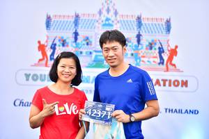 BIB: 231, 42371
                            <button type="button" onclick="openModal(10560981)" class="btn btn-primary btn-sm float-right btn-popup" data-toggle="modal" data-target=".modal-high-quality">
                        <i class="fas fa-shopping-cart"></i> Add to Cart
                    </button>
                                            <button type="button" onclick="isThisMe(10560981, true)" class="btn btn-success btn-sm float-right btn-popup btn-isme hidden" data-toggle="tooltip" data-placement="bottom" title="นี่คือรูปของคุณใช่ไหม คลิกที่นี่เพื่อเอาเข้าอัลบั้ม">
                        <i class="fas fa-plus"></i> Add to album
                    </button>
                    <button type="button" onclick="isThisMe(10560981, false)" class="btn btn-warning btn-sm float-right btn-popup btn-isnotme hidden">
                        <i class="fas fa-ban"></i> Remove from album
                    </button>