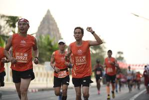 BIB: 25923, 21551, 25894
                            <button type="button" onclick="openModal(11290891)" class="btn btn-primary btn-sm float-right btn-popup" data-toggle="modal" data-target=".modal-high-quality">
                        <i class="fas fa-shopping-cart"></i> Add to Cart
                    </button>
                                            <button type="button" onclick="isThisMe(11290891, true)" class="btn btn-success btn-sm float-right btn-popup btn-isme hidden" data-toggle="tooltip" data-placement="bottom" title="นี่คือรูปของคุณใช่ไหม คลิกที่นี่เพื่อเอาเข้าอัลบั้ม">
                        <i class="fas fa-plus"></i> Add to album
                    </button>
                    <button type="button" onclick="isThisMe(11290891, false)" class="btn btn-warning btn-sm float-right btn-popup btn-isnotme hidden">
                        <i class="fas fa-ban"></i> Remove from album
                    </button>