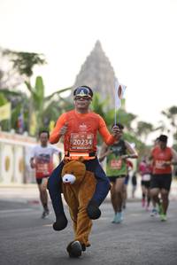 BIB: 20234
                            <button type="button" onclick="openModal(11293584)" class="btn btn-primary btn-sm float-right btn-popup" data-toggle="modal" data-target=".modal-high-quality">
                        <i class="fas fa-shopping-cart"></i> Add to Cart
                    </button>
                                            <button type="button" onclick="isThisMe(11293584, true)" class="btn btn-success btn-sm float-right btn-popup btn-isme hidden" data-toggle="tooltip" data-placement="bottom" title="นี่คือรูปของคุณใช่ไหม คลิกที่นี่เพื่อเอาเข้าอัลบั้ม">
                        <i class="fas fa-plus"></i> Add to album
                    </button>
                    <button type="button" onclick="isThisMe(11293584, false)" class="btn btn-warning btn-sm float-right btn-popup btn-isnotme hidden">
                        <i class="fas fa-ban"></i> Remove from album
                    </button>