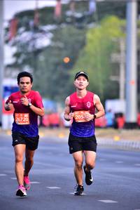 BIB: 205, 26720
                            <button type="button" onclick="openModal(10717067)" class="btn btn-primary btn-sm float-right btn-popup" data-toggle="modal" data-target=".modal-high-quality">
                        <i class="fas fa-shopping-cart"></i> Add to Cart
                    </button>
                                            <button type="button" onclick="isThisMe(10717067, true)" class="btn btn-success btn-sm float-right btn-popup btn-isme hidden" data-toggle="tooltip" data-placement="bottom" title="นี่คือรูปของคุณใช่ไหม คลิกที่นี่เพื่อเอาเข้าอัลบั้ม">
                        <i class="fas fa-plus"></i> Add to album
                    </button>
                    <button type="button" onclick="isThisMe(10717067, false)" class="btn btn-warning btn-sm float-right btn-popup btn-isnotme hidden">
                        <i class="fas fa-ban"></i> Remove from album
                    </button>