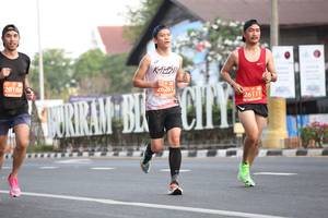 BIB: 20186, 26261, 26111
                            <button type="button" onclick="openModal(11234803)" class="btn btn-primary btn-sm float-right btn-popup" data-toggle="modal" data-target=".modal-high-quality">
                        <i class="fas fa-shopping-cart"></i> Add to Cart
                    </button>
                                            <button type="button" onclick="isThisMe(11234803, true)" class="btn btn-success btn-sm float-right btn-popup btn-isme hidden" data-toggle="tooltip" data-placement="bottom" title="นี่คือรูปของคุณใช่ไหม คลิกที่นี่เพื่อเอาเข้าอัลบั้ม">
                        <i class="fas fa-plus"></i> Add to album
                    </button>
                    <button type="button" onclick="isThisMe(11234803, false)" class="btn btn-warning btn-sm float-right btn-popup btn-isnotme hidden">
                        <i class="fas fa-ban"></i> Remove from album
                    </button>