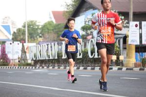 BIB: 26578, 20297
                            <button type="button" onclick="openModal(11234083)" class="btn btn-primary btn-sm float-right btn-popup" data-toggle="modal" data-target=".modal-high-quality">
                        <i class="fas fa-shopping-cart"></i> Add to Cart
                    </button>
                                            <button type="button" onclick="isThisMe(11234083, true)" class="btn btn-success btn-sm float-right btn-popup btn-isme hidden" data-toggle="tooltip" data-placement="bottom" title="นี่คือรูปของคุณใช่ไหม คลิกที่นี่เพื่อเอาเข้าอัลบั้ม">
                        <i class="fas fa-plus"></i> Add to album
                    </button>
                    <button type="button" onclick="isThisMe(11234083, false)" class="btn btn-warning btn-sm float-right btn-popup btn-isnotme hidden">
                        <i class="fas fa-ban"></i> Remove from album
                    </button>