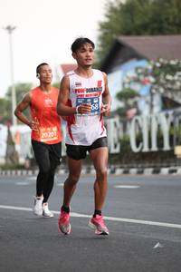 BIB: 20201
                            <button type="button" onclick="openModal(11226993)" class="btn btn-primary btn-sm float-right btn-popup" data-toggle="modal" data-target=".modal-high-quality">
                        <i class="fas fa-shopping-cart"></i> Add to Cart
                    </button>
                                            <button type="button" onclick="isThisMe(11226993, true)" class="btn btn-success btn-sm float-right btn-popup btn-isme hidden" data-toggle="tooltip" data-placement="bottom" title="นี่คือรูปของคุณใช่ไหม คลิกที่นี่เพื่อเอาเข้าอัลบั้ม">
                        <i class="fas fa-plus"></i> Add to album
                    </button>
                    <button type="button" onclick="isThisMe(11226993, false)" class="btn btn-warning btn-sm float-right btn-popup btn-isnotme hidden">
                        <i class="fas fa-ban"></i> Remove from album
                    </button>