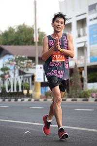 BIB: 21721, 42195
                            <button type="button" onclick="openModal(11227884)" class="btn btn-primary btn-sm float-right btn-popup" data-toggle="modal" data-target=".modal-high-quality">
                        <i class="fas fa-shopping-cart"></i> Add to Cart
                    </button>
                                            <button type="button" onclick="isThisMe(11227884, true)" class="btn btn-success btn-sm float-right btn-popup btn-isme hidden" data-toggle="tooltip" data-placement="bottom" title="นี่คือรูปของคุณใช่ไหม คลิกที่นี่เพื่อเอาเข้าอัลบั้ม">
                        <i class="fas fa-plus"></i> Add to album
                    </button>
                    <button type="button" onclick="isThisMe(11227884, false)" class="btn btn-warning btn-sm float-right btn-popup btn-isnotme hidden">
                        <i class="fas fa-ban"></i> Remove from album
                    </button>