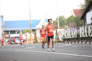 BIB: 83201
                            <button type="button" onclick="openModal(11233259)" class="btn btn-primary btn-sm float-right btn-popup" data-toggle="modal" data-target=".modal-high-quality">
                        <i class="fas fa-shopping-cart"></i> Add to Cart
                    </button>
                                            <button type="button" onclick="isThisMe(11233259, true)" class="btn btn-success btn-sm float-right btn-popup btn-isme hidden" data-toggle="tooltip" data-placement="bottom" title="นี่คือรูปของคุณใช่ไหม คลิกที่นี่เพื่อเอาเข้าอัลบั้ม">
                        <i class="fas fa-plus"></i> Add to album
                    </button>
                    <button type="button" onclick="isThisMe(11233259, false)" class="btn btn-warning btn-sm float-right btn-popup btn-isnotme hidden">
                        <i class="fas fa-ban"></i> Remove from album
                    </button>