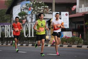 BIB: 20252, 26268
                            <button type="button" onclick="openModal(11214306)" class="btn btn-primary btn-sm float-right btn-popup" data-toggle="modal" data-target=".modal-high-quality">
                        <i class="fas fa-shopping-cart"></i> Add to Cart
                    </button>
                                            <button type="button" onclick="isThisMe(11214306, true)" class="btn btn-success btn-sm float-right btn-popup btn-isme hidden" data-toggle="tooltip" data-placement="bottom" title="นี่คือรูปของคุณใช่ไหม คลิกที่นี่เพื่อเอาเข้าอัลบั้ม">
                        <i class="fas fa-plus"></i> Add to album
                    </button>
                    <button type="button" onclick="isThisMe(11214306, false)" class="btn btn-warning btn-sm float-right btn-popup btn-isnotme hidden">
                        <i class="fas fa-ban"></i> Remove from album
                    </button>