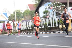 BIB: 20015
                            <button type="button" onclick="openModal(11248233)" class="btn btn-primary btn-sm float-right btn-popup" data-toggle="modal" data-target=".modal-high-quality">
                        <i class="fas fa-shopping-cart"></i> Add to Cart
                    </button>
                                            <button type="button" onclick="isThisMe(11248233, true)" class="btn btn-success btn-sm float-right btn-popup btn-isme hidden" data-toggle="tooltip" data-placement="bottom" title="นี่คือรูปของคุณใช่ไหม คลิกที่นี่เพื่อเอาเข้าอัลบั้ม">
                        <i class="fas fa-plus"></i> Add to album
                    </button>
                    <button type="button" onclick="isThisMe(11248233, false)" class="btn btn-warning btn-sm float-right btn-popup btn-isnotme hidden">
                        <i class="fas fa-ban"></i> Remove from album
                    </button>
