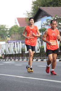 BIB: 20121
                            <button type="button" onclick="openModal(11251375)" class="btn btn-primary btn-sm float-right btn-popup" data-toggle="modal" data-target=".modal-high-quality">
                        <i class="fas fa-shopping-cart"></i> Add to Cart
                    </button>
                                            <button type="button" onclick="isThisMe(11251375, true)" class="btn btn-success btn-sm float-right btn-popup btn-isme hidden" data-toggle="tooltip" data-placement="bottom" title="นี่คือรูปของคุณใช่ไหม คลิกที่นี่เพื่อเอาเข้าอัลบั้ม">
                        <i class="fas fa-plus"></i> Add to album
                    </button>
                    <button type="button" onclick="isThisMe(11251375, false)" class="btn btn-warning btn-sm float-right btn-popup btn-isnotme hidden">
                        <i class="fas fa-ban"></i> Remove from album
                    </button>