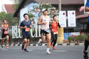 BIB: 21411
                            <button type="button" onclick="openModal(11250174)" class="btn btn-primary btn-sm float-right btn-popup" data-toggle="modal" data-target=".modal-high-quality">
                        <i class="fas fa-shopping-cart"></i> Add to Cart
                    </button>
                                            <button type="button" onclick="isThisMe(11250174, true)" class="btn btn-success btn-sm float-right btn-popup btn-isme hidden" data-toggle="tooltip" data-placement="bottom" title="นี่คือรูปของคุณใช่ไหม คลิกที่นี่เพื่อเอาเข้าอัลบั้ม">
                        <i class="fas fa-plus"></i> Add to album
                    </button>
                    <button type="button" onclick="isThisMe(11250174, false)" class="btn btn-warning btn-sm float-right btn-popup btn-isnotme hidden">
                        <i class="fas fa-ban"></i> Remove from album
                    </button>