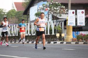 BIB: 40612, 20787
                            <button type="button" onclick="openModal(11249879)" class="btn btn-primary btn-sm float-right btn-popup" data-toggle="modal" data-target=".modal-high-quality">
                        <i class="fas fa-shopping-cart"></i> Add to Cart
                    </button>
                                            <button type="button" onclick="isThisMe(11249879, true)" class="btn btn-success btn-sm float-right btn-popup btn-isme hidden" data-toggle="tooltip" data-placement="bottom" title="นี่คือรูปของคุณใช่ไหม คลิกที่นี่เพื่อเอาเข้าอัลบั้ม">
                        <i class="fas fa-plus"></i> Add to album
                    </button>
                    <button type="button" onclick="isThisMe(11249879, false)" class="btn btn-warning btn-sm float-right btn-popup btn-isnotme hidden">
                        <i class="fas fa-ban"></i> Remove from album
                    </button>