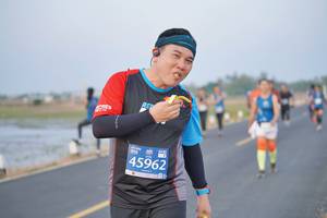 BIB: 5041
                            <button type="button" onclick="openModal(10533056)" class="btn btn-primary btn-sm float-right btn-popup" data-toggle="modal" data-target=".modal-high-quality">
                        <i class="fas fa-shopping-cart"></i> Add to Cart
                    </button>
                                            <button type="button" onclick="isThisMe(10533056, true)" class="btn btn-success btn-sm float-right btn-popup btn-isme hidden" data-toggle="tooltip" data-placement="bottom" title="นี่คือรูปของคุณใช่ไหม คลิกที่นี่เพื่อเอาเข้าอัลบั้ม">
                        <i class="fas fa-plus"></i> Add to album
                    </button>
                    <button type="button" onclick="isThisMe(10533056, false)" class="btn btn-warning btn-sm float-right btn-popup btn-isnotme hidden">
                        <i class="fas fa-ban"></i> Remove from album
                    </button>