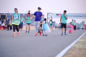 BIB: 52836
                            <button type="button" onclick="openModal(10535878)" class="btn btn-primary btn-sm float-right btn-popup" data-toggle="modal" data-target=".modal-high-quality">
                        <i class="fas fa-shopping-cart"></i> Add to Cart
                    </button>
                                            <button type="button" onclick="isThisMe(10535878, true)" class="btn btn-success btn-sm float-right btn-popup btn-isme hidden" data-toggle="tooltip" data-placement="bottom" title="นี่คือรูปของคุณใช่ไหม คลิกที่นี่เพื่อเอาเข้าอัลบั้ม">
                        <i class="fas fa-plus"></i> Add to album
                    </button>
                    <button type="button" onclick="isThisMe(10535878, false)" class="btn btn-warning btn-sm float-right btn-popup btn-isnotme hidden">
                        <i class="fas fa-ban"></i> Remove from album
                    </button>