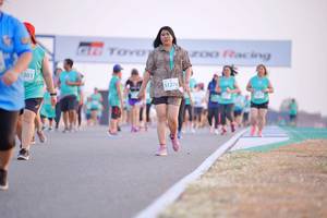 BIB: 301, 1276
                            <button type="button" onclick="openModal(10529967)" class="btn btn-primary btn-sm float-right btn-popup" data-toggle="modal" data-target=".modal-high-quality">
                        <i class="fas fa-shopping-cart"></i> Add to Cart
                    </button>
                                            <button type="button" onclick="isThisMe(10529967, true)" class="btn btn-success btn-sm float-right btn-popup btn-isme hidden" data-toggle="tooltip" data-placement="bottom" title="นี่คือรูปของคุณใช่ไหม คลิกที่นี่เพื่อเอาเข้าอัลบั้ม">
                        <i class="fas fa-plus"></i> Add to album
                    </button>
                    <button type="button" onclick="isThisMe(10529967, false)" class="btn btn-warning btn-sm float-right btn-popup btn-isnotme hidden">
                        <i class="fas fa-ban"></i> Remove from album
                    </button>