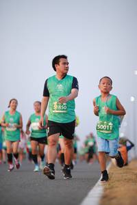 BIB: 51850, 50011
                            <button type="button" onclick="openModal(10540176)" class="btn btn-primary btn-sm float-right btn-popup" data-toggle="modal" data-target=".modal-high-quality">
                        <i class="fas fa-shopping-cart"></i> Add to Cart
                    </button>
                                            <button type="button" onclick="isThisMe(10540176, true)" class="btn btn-success btn-sm float-right btn-popup btn-isme hidden" data-toggle="tooltip" data-placement="bottom" title="นี่คือรูปของคุณใช่ไหม คลิกที่นี่เพื่อเอาเข้าอัลบั้ม">
                        <i class="fas fa-plus"></i> Add to album
                    </button>
                    <button type="button" onclick="isThisMe(10540176, false)" class="btn btn-warning btn-sm float-right btn-popup btn-isnotme hidden">
                        <i class="fas fa-ban"></i> Remove from album
                    </button>