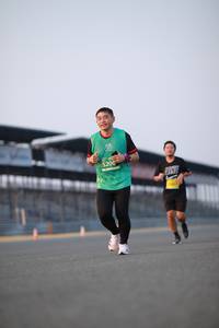 BIB: 5200
                            <button type="button" onclick="openModal(10537461)" class="btn btn-primary btn-sm float-right btn-popup" data-toggle="modal" data-target=".modal-high-quality">
                        <i class="fas fa-shopping-cart"></i> Add to Cart
                    </button>
                                            <button type="button" onclick="isThisMe(10537461, true)" class="btn btn-success btn-sm float-right btn-popup btn-isme hidden" data-toggle="tooltip" data-placement="bottom" title="นี่คือรูปของคุณใช่ไหม คลิกที่นี่เพื่อเอาเข้าอัลบั้ม">
                        <i class="fas fa-plus"></i> Add to album
                    </button>
                    <button type="button" onclick="isThisMe(10537461, false)" class="btn btn-warning btn-sm float-right btn-popup btn-isnotme hidden">
                        <i class="fas fa-ban"></i> Remove from album
                    </button>