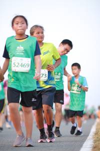 BIB: 52469, 380, 50020
                            <button type="button" onclick="openModal(10541879)" class="btn btn-primary btn-sm float-right btn-popup" data-toggle="modal" data-target=".modal-high-quality">
                        <i class="fas fa-shopping-cart"></i> Add to Cart
                    </button>
                                            <button type="button" onclick="isThisMe(10541879, true)" class="btn btn-success btn-sm float-right btn-popup btn-isme hidden" data-toggle="tooltip" data-placement="bottom" title="นี่คือรูปของคุณใช่ไหม คลิกที่นี่เพื่อเอาเข้าอัลบั้ม">
                        <i class="fas fa-plus"></i> Add to album
                    </button>
                    <button type="button" onclick="isThisMe(10541879, false)" class="btn btn-warning btn-sm float-right btn-popup btn-isnotme hidden">
                        <i class="fas fa-ban"></i> Remove from album
                    </button>