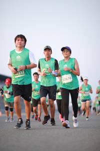 BIB: 0332, 52878
                            <button type="button" onclick="openModal(10537983)" class="btn btn-primary btn-sm float-right btn-popup" data-toggle="modal" data-target=".modal-high-quality">
                        <i class="fas fa-shopping-cart"></i> Add to Cart
                    </button>
                                            <button type="button" onclick="isThisMe(10537983, true)" class="btn btn-success btn-sm float-right btn-popup btn-isme hidden" data-toggle="tooltip" data-placement="bottom" title="นี่คือรูปของคุณใช่ไหม คลิกที่นี่เพื่อเอาเข้าอัลบั้ม">
                        <i class="fas fa-plus"></i> Add to album
                    </button>
                    <button type="button" onclick="isThisMe(10537983, false)" class="btn btn-warning btn-sm float-right btn-popup btn-isnotme hidden">
                        <i class="fas fa-ban"></i> Remove from album
                    </button>