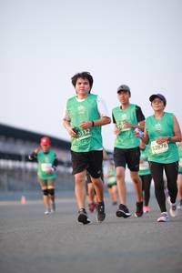 BIB: 0332, 52878
                            <button type="button" onclick="openModal(10537984)" class="btn btn-primary btn-sm float-right btn-popup" data-toggle="modal" data-target=".modal-high-quality">
                        <i class="fas fa-shopping-cart"></i> Add to Cart
                    </button>
                                            <button type="button" onclick="isThisMe(10537984, true)" class="btn btn-success btn-sm float-right btn-popup btn-isme hidden" data-toggle="tooltip" data-placement="bottom" title="นี่คือรูปของคุณใช่ไหม คลิกที่นี่เพื่อเอาเข้าอัลบั้ม">
                        <i class="fas fa-plus"></i> Add to album
                    </button>
                    <button type="button" onclick="isThisMe(10537984, false)" class="btn btn-warning btn-sm float-right btn-popup btn-isnotme hidden">
                        <i class="fas fa-ban"></i> Remove from album
                    </button>