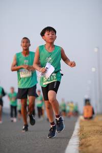 BIB: 53077, 015
                            <button type="button" onclick="openModal(10537414)" class="btn btn-primary btn-sm float-right btn-popup" data-toggle="modal" data-target=".modal-high-quality">
                        <i class="fas fa-shopping-cart"></i> Add to Cart
                    </button>
                                            <button type="button" onclick="isThisMe(10537414, true)" class="btn btn-success btn-sm float-right btn-popup btn-isme hidden" data-toggle="tooltip" data-placement="bottom" title="นี่คือรูปของคุณใช่ไหม คลิกที่นี่เพื่อเอาเข้าอัลบั้ม">
                        <i class="fas fa-plus"></i> Add to album
                    </button>
                    <button type="button" onclick="isThisMe(10537414, false)" class="btn btn-warning btn-sm float-right btn-popup btn-isnotme hidden">
                        <i class="fas fa-ban"></i> Remove from album
                    </button>