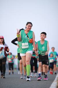 BIB: 51194, 500
                            <button type="button" onclick="openModal(10542751)" class="btn btn-primary btn-sm float-right btn-popup" data-toggle="modal" data-target=".modal-high-quality">
                        <i class="fas fa-shopping-cart"></i> Add to Cart
                    </button>
                                            <button type="button" onclick="isThisMe(10542751, true)" class="btn btn-success btn-sm float-right btn-popup btn-isme hidden" data-toggle="tooltip" data-placement="bottom" title="นี่คือรูปของคุณใช่ไหม คลิกที่นี่เพื่อเอาเข้าอัลบั้ม">
                        <i class="fas fa-plus"></i> Add to album
                    </button>
                    <button type="button" onclick="isThisMe(10542751, false)" class="btn btn-warning btn-sm float-right btn-popup btn-isnotme hidden">
                        <i class="fas fa-ban"></i> Remove from album
                    </button>