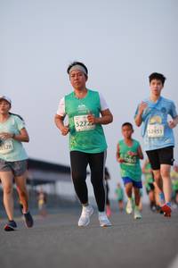 BIB: 5272, 2453, 0528
                            <button type="button" onclick="openModal(10536840)" class="btn btn-primary btn-sm float-right btn-popup" data-toggle="modal" data-target=".modal-high-quality">
                        <i class="fas fa-shopping-cart"></i> Add to Cart
                    </button>
                                            <button type="button" onclick="isThisMe(10536840, true)" class="btn btn-success btn-sm float-right btn-popup btn-isme hidden" data-toggle="tooltip" data-placement="bottom" title="นี่คือรูปของคุณใช่ไหม คลิกที่นี่เพื่อเอาเข้าอัลบั้ม">
                        <i class="fas fa-plus"></i> Add to album
                    </button>
                    <button type="button" onclick="isThisMe(10536840, false)" class="btn btn-warning btn-sm float-right btn-popup btn-isnotme hidden">
                        <i class="fas fa-ban"></i> Remove from album
                    </button>