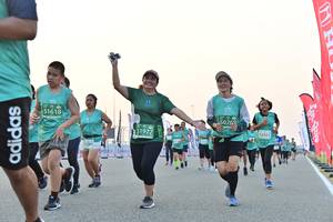 BIB: 1618, 50262, 1977
                            <button type="button" onclick="openModal(10492454)" class="btn btn-primary btn-sm float-right btn-popup" data-toggle="modal" data-target=".modal-high-quality">
                        <i class="fas fa-shopping-cart"></i> Add to Cart
                    </button>
                                            <button type="button" onclick="isThisMe(10492454, true)" class="btn btn-success btn-sm float-right btn-popup btn-isme hidden" data-toggle="tooltip" data-placement="bottom" title="นี่คือรูปของคุณใช่ไหม คลิกที่นี่เพื่อเอาเข้าอัลบั้ม">
                        <i class="fas fa-plus"></i> Add to album
                    </button>
                    <button type="button" onclick="isThisMe(10492454, false)" class="btn btn-warning btn-sm float-right btn-popup btn-isnotme hidden">
                        <i class="fas fa-ban"></i> Remove from album
                    </button>