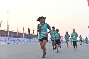 BIB: 507, 034
                            <button type="button" onclick="openModal(10480637)" class="btn btn-primary btn-sm float-right btn-popup" data-toggle="modal" data-target=".modal-high-quality">
                        <i class="fas fa-shopping-cart"></i> Add to Cart
                    </button>
                                            <button type="button" onclick="isThisMe(10480637, true)" class="btn btn-success btn-sm float-right btn-popup btn-isme hidden" data-toggle="tooltip" data-placement="bottom" title="นี่คือรูปของคุณใช่ไหม คลิกที่นี่เพื่อเอาเข้าอัลบั้ม">
                        <i class="fas fa-plus"></i> Add to album
                    </button>
                    <button type="button" onclick="isThisMe(10480637, false)" class="btn btn-warning btn-sm float-right btn-popup btn-isnotme hidden">
                        <i class="fas fa-ban"></i> Remove from album
                    </button>