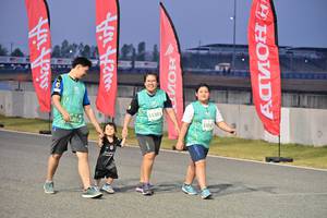 BIB: 
                            <button type="button" onclick="openModal(10530772)" class="btn btn-primary btn-sm float-right btn-popup" data-toggle="modal" data-target=".modal-high-quality">
                        <i class="fas fa-shopping-cart"></i> Add to Cart
                    </button>
                                            <button type="button" onclick="isThisMe(10530772, true)" class="btn btn-success btn-sm float-right btn-popup btn-isme hidden" data-toggle="tooltip" data-placement="bottom" title="นี่คือรูปของคุณใช่ไหม คลิกที่นี่เพื่อเอาเข้าอัลบั้ม">
                        <i class="fas fa-plus"></i> Add to album
                    </button>
                    <button type="button" onclick="isThisMe(10530772, false)" class="btn btn-warning btn-sm float-right btn-popup btn-isnotme hidden">
                        <i class="fas fa-ban"></i> Remove from album
                    </button>