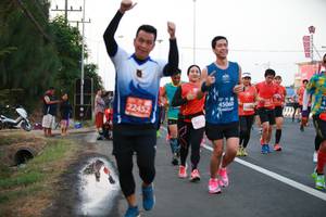 BIB: 22452, 45060, 2913
                            <button type="button" onclick="openModal(12530395)" class="btn btn-primary btn-sm float-right btn-popup" data-toggle="modal" data-target=".modal-high-quality">
                        <i class="fas fa-shopping-cart"></i> Add to Cart
                    </button>
                                            <button type="button" onclick="isThisMe(12530395, true)" class="btn btn-success btn-sm float-right btn-popup btn-isme hidden" data-toggle="tooltip" data-placement="bottom" title="นี่คือรูปของคุณใช่ไหม คลิกที่นี่เพื่อเอาเข้าอัลบั้ม">
                        <i class="fas fa-plus"></i> Add to album
                    </button>
                    <button type="button" onclick="isThisMe(12530395, false)" class="btn btn-warning btn-sm float-right btn-popup btn-isnotme hidden">
                        <i class="fas fa-ban"></i> Remove from album
                    </button>