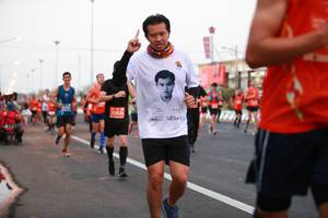 BIB: 25926
                            <button type="button" onclick="openModal(12253231)" class="btn btn-primary btn-sm float-right btn-popup" data-toggle="modal" data-target=".modal-high-quality">
                        <i class="fas fa-shopping-cart"></i> Add to Cart
                    </button>
                                            <button type="button" onclick="isThisMe(12253231, true)" class="btn btn-success btn-sm float-right btn-popup btn-isme hidden" data-toggle="tooltip" data-placement="bottom" title="นี่คือรูปของคุณใช่ไหม คลิกที่นี่เพื่อเอาเข้าอัลบั้ม">
                        <i class="fas fa-plus"></i> Add to album
                    </button>
                    <button type="button" onclick="isThisMe(12253231, false)" class="btn btn-warning btn-sm float-right btn-popup btn-isnotme hidden">
                        <i class="fas fa-ban"></i> Remove from album
                    </button>