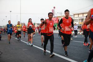 BIB: 2696, 2553
                            <button type="button" onclick="openModal(12528587)" class="btn btn-primary btn-sm float-right btn-popup" data-toggle="modal" data-target=".modal-high-quality">
                        <i class="fas fa-shopping-cart"></i> Add to Cart
                    </button>
                                            <button type="button" onclick="isThisMe(12528587, true)" class="btn btn-success btn-sm float-right btn-popup btn-isme hidden" data-toggle="tooltip" data-placement="bottom" title="นี่คือรูปของคุณใช่ไหม คลิกที่นี่เพื่อเอาเข้าอัลบั้ม">
                        <i class="fas fa-plus"></i> Add to album
                    </button>
                    <button type="button" onclick="isThisMe(12528587, false)" class="btn btn-warning btn-sm float-right btn-popup btn-isnotme hidden">
                        <i class="fas fa-ban"></i> Remove from album
                    </button>