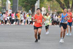 BIB: 4442, 20218
                            <button type="button" onclick="openModal(10701606)" class="btn btn-primary btn-sm float-right btn-popup" data-toggle="modal" data-target=".modal-high-quality">
                        <i class="fas fa-shopping-cart"></i> Add to Cart
                    </button>
                                            <button type="button" onclick="isThisMe(10701606, true)" class="btn btn-success btn-sm float-right btn-popup btn-isme hidden" data-toggle="tooltip" data-placement="bottom" title="นี่คือรูปของคุณใช่ไหม คลิกที่นี่เพื่อเอาเข้าอัลบั้ม">
                        <i class="fas fa-plus"></i> Add to album
                    </button>
                    <button type="button" onclick="isThisMe(10701606, false)" class="btn btn-warning btn-sm float-right btn-popup btn-isnotme hidden">
                        <i class="fas fa-ban"></i> Remove from album
                    </button>