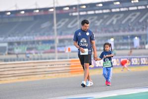 BIB: 50383
                            <button type="button" onclick="openModal(10480298)" class="btn btn-primary btn-sm float-right btn-popup" data-toggle="modal" data-target=".modal-high-quality">
                        <i class="fas fa-shopping-cart"></i> Add to Cart
                    </button>
                                            <button type="button" onclick="isThisMe(10480298, true)" class="btn btn-success btn-sm float-right btn-popup btn-isme hidden" data-toggle="tooltip" data-placement="bottom" title="นี่คือรูปของคุณใช่ไหม คลิกที่นี่เพื่อเอาเข้าอัลบั้ม">
                        <i class="fas fa-plus"></i> Add to album
                    </button>
                    <button type="button" onclick="isThisMe(10480298, false)" class="btn btn-warning btn-sm float-right btn-popup btn-isnotme hidden">
                        <i class="fas fa-ban"></i> Remove from album
                    </button>