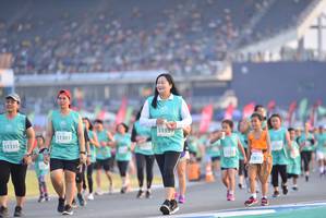 BIB: 53339, 51301, 51335, 522, 1813
                            <button type="button" onclick="openModal(10473909)" class="btn btn-primary btn-sm float-right btn-popup" data-toggle="modal" data-target=".modal-high-quality">
                        <i class="fas fa-shopping-cart"></i> Add to Cart
                    </button>
                                            <button type="button" onclick="isThisMe(10473909, true)" class="btn btn-success btn-sm float-right btn-popup btn-isme hidden" data-toggle="tooltip" data-placement="bottom" title="นี่คือรูปของคุณใช่ไหม คลิกที่นี่เพื่อเอาเข้าอัลบั้ม">
                        <i class="fas fa-plus"></i> Add to album
                    </button>
                    <button type="button" onclick="isThisMe(10473909, false)" class="btn btn-warning btn-sm float-right btn-popup btn-isnotme hidden">
                        <i class="fas fa-ban"></i> Remove from album
                    </button>