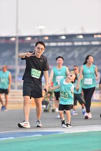 BIB: 53172, 50436, 0013
                            <button type="button" onclick="openModal(10477509)" class="btn btn-primary btn-sm float-right btn-popup" data-toggle="modal" data-target=".modal-high-quality">
                        <i class="fas fa-shopping-cart"></i> Add to Cart
                    </button>
                                            <button type="button" onclick="isThisMe(10477509, true)" class="btn btn-success btn-sm float-right btn-popup btn-isme hidden" data-toggle="tooltip" data-placement="bottom" title="นี่คือรูปของคุณใช่ไหม คลิกที่นี่เพื่อเอาเข้าอัลบั้ม">
                        <i class="fas fa-plus"></i> Add to album
                    </button>
                    <button type="button" onclick="isThisMe(10477509, false)" class="btn btn-warning btn-sm float-right btn-popup btn-isnotme hidden">
                        <i class="fas fa-ban"></i> Remove from album
                    </button>