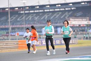 BIB: 50703, 50730
                            <button type="button" onclick="openModal(10480254)" class="btn btn-primary btn-sm float-right btn-popup" data-toggle="modal" data-target=".modal-high-quality">
                        <i class="fas fa-shopping-cart"></i> Add to Cart
                    </button>
                                            <button type="button" onclick="isThisMe(10480254, true)" class="btn btn-success btn-sm float-right btn-popup btn-isme hidden" data-toggle="tooltip" data-placement="bottom" title="นี่คือรูปของคุณใช่ไหม คลิกที่นี่เพื่อเอาเข้าอัลบั้ม">
                        <i class="fas fa-plus"></i> Add to album
                    </button>
                    <button type="button" onclick="isThisMe(10480254, false)" class="btn btn-warning btn-sm float-right btn-popup btn-isnotme hidden">
                        <i class="fas fa-ban"></i> Remove from album
                    </button>