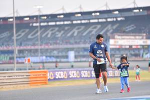 BIB: 269, 50383
                            <button type="button" onclick="openModal(10480269)" class="btn btn-primary btn-sm float-right btn-popup" data-toggle="modal" data-target=".modal-high-quality">
                        <i class="fas fa-shopping-cart"></i> Add to Cart
                    </button>
                                            <button type="button" onclick="isThisMe(10480269, true)" class="btn btn-success btn-sm float-right btn-popup btn-isme hidden" data-toggle="tooltip" data-placement="bottom" title="นี่คือรูปของคุณใช่ไหม คลิกที่นี่เพื่อเอาเข้าอัลบั้ม">
                        <i class="fas fa-plus"></i> Add to album
                    </button>
                    <button type="button" onclick="isThisMe(10480269, false)" class="btn btn-warning btn-sm float-right btn-popup btn-isnotme hidden">
                        <i class="fas fa-ban"></i> Remove from album
                    </button>