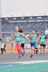 BIB: 2386, 51529
                            <button type="button" onclick="openModal(10479017)" class="btn btn-primary btn-sm float-right btn-popup" data-toggle="modal" data-target=".modal-high-quality">
                        <i class="fas fa-shopping-cart"></i> Add to Cart
                    </button>
                                            <button type="button" onclick="isThisMe(10479017, true)" class="btn btn-success btn-sm float-right btn-popup btn-isme hidden" data-toggle="tooltip" data-placement="bottom" title="นี่คือรูปของคุณใช่ไหม คลิกที่นี่เพื่อเอาเข้าอัลบั้ม">
                        <i class="fas fa-plus"></i> Add to album
                    </button>
                    <button type="button" onclick="isThisMe(10479017, false)" class="btn btn-warning btn-sm float-right btn-popup btn-isnotme hidden">
                        <i class="fas fa-ban"></i> Remove from album
                    </button>