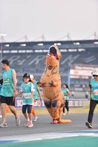 BIB: 50481, 50542
                            <button type="button" onclick="openModal(10479425)" class="btn btn-primary btn-sm float-right btn-popup" data-toggle="modal" data-target=".modal-high-quality">
                        <i class="fas fa-shopping-cart"></i> Add to Cart
                    </button>
                                            <button type="button" onclick="isThisMe(10479425, true)" class="btn btn-success btn-sm float-right btn-popup btn-isme hidden" data-toggle="tooltip" data-placement="bottom" title="นี่คือรูปของคุณใช่ไหม คลิกที่นี่เพื่อเอาเข้าอัลบั้ม">
                        <i class="fas fa-plus"></i> Add to album
                    </button>
                    <button type="button" onclick="isThisMe(10479425, false)" class="btn btn-warning btn-sm float-right btn-popup btn-isnotme hidden">
                        <i class="fas fa-ban"></i> Remove from album
                    </button>