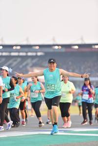 BIB: 50228, 1768
                            <button type="button" onclick="openModal(10476840)" class="btn btn-primary btn-sm float-right btn-popup" data-toggle="modal" data-target=".modal-high-quality">
                        <i class="fas fa-shopping-cart"></i> Add to Cart
                    </button>
                                            <button type="button" onclick="isThisMe(10476840, true)" class="btn btn-success btn-sm float-right btn-popup btn-isme hidden" data-toggle="tooltip" data-placement="bottom" title="นี่คือรูปของคุณใช่ไหม คลิกที่นี่เพื่อเอาเข้าอัลบั้ม">
                        <i class="fas fa-plus"></i> Add to album
                    </button>
                    <button type="button" onclick="isThisMe(10476840, false)" class="btn btn-warning btn-sm float-right btn-popup btn-isnotme hidden">
                        <i class="fas fa-ban"></i> Remove from album
                    </button>