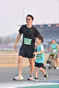 BIB: 50436, 013
                            <button type="button" onclick="openModal(10477546)" class="btn btn-primary btn-sm float-right btn-popup" data-toggle="modal" data-target=".modal-high-quality">
                        <i class="fas fa-shopping-cart"></i> Add to Cart
                    </button>
                                            <button type="button" onclick="isThisMe(10477546, true)" class="btn btn-success btn-sm float-right btn-popup btn-isme hidden" data-toggle="tooltip" data-placement="bottom" title="นี่คือรูปของคุณใช่ไหม คลิกที่นี่เพื่อเอาเข้าอัลบั้ม">
                        <i class="fas fa-plus"></i> Add to album
                    </button>
                    <button type="button" onclick="isThisMe(10477546, false)" class="btn btn-warning btn-sm float-right btn-popup btn-isnotme hidden">
                        <i class="fas fa-ban"></i> Remove from album
                    </button>