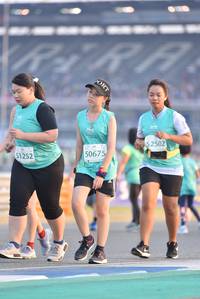 BIB: 52502, 50675, 1252
                            <button type="button" onclick="openModal(10472696)" class="btn btn-primary btn-sm float-right btn-popup" data-toggle="modal" data-target=".modal-high-quality">
                        <i class="fas fa-shopping-cart"></i> Add to Cart
                    </button>
                                            <button type="button" onclick="isThisMe(10472696, true)" class="btn btn-success btn-sm float-right btn-popup btn-isme hidden" data-toggle="tooltip" data-placement="bottom" title="นี่คือรูปของคุณใช่ไหม คลิกที่นี่เพื่อเอาเข้าอัลบั้ม">
                        <i class="fas fa-plus"></i> Add to album
                    </button>
                    <button type="button" onclick="isThisMe(10472696, false)" class="btn btn-warning btn-sm float-right btn-popup btn-isnotme hidden">
                        <i class="fas fa-ban"></i> Remove from album
                    </button>