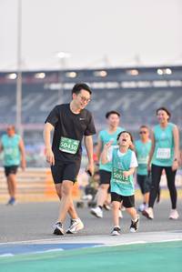 BIB: 50436, 50013
                            <button type="button" onclick="openModal(10477496)" class="btn btn-primary btn-sm float-right btn-popup" data-toggle="modal" data-target=".modal-high-quality">
                        <i class="fas fa-shopping-cart"></i> Add to Cart
                    </button>
                                            <button type="button" onclick="isThisMe(10477496, true)" class="btn btn-success btn-sm float-right btn-popup btn-isme hidden" data-toggle="tooltip" data-placement="bottom" title="นี่คือรูปของคุณใช่ไหม คลิกที่นี่เพื่อเอาเข้าอัลบั้ม">
                        <i class="fas fa-plus"></i> Add to album
                    </button>
                    <button type="button" onclick="isThisMe(10477496, false)" class="btn btn-warning btn-sm float-right btn-popup btn-isnotme hidden">
                        <i class="fas fa-ban"></i> Remove from album
                    </button>