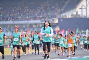 BIB: 51301, 522, 0813
                            <button type="button" onclick="openModal(10473900)" class="btn btn-primary btn-sm float-right btn-popup" data-toggle="modal" data-target=".modal-high-quality">
                        <i class="fas fa-shopping-cart"></i> Add to Cart
                    </button>
                                            <button type="button" onclick="isThisMe(10473900, true)" class="btn btn-success btn-sm float-right btn-popup btn-isme hidden" data-toggle="tooltip" data-placement="bottom" title="นี่คือรูปของคุณใช่ไหม คลิกที่นี่เพื่อเอาเข้าอัลบั้ม">
                        <i class="fas fa-plus"></i> Add to album
                    </button>
                    <button type="button" onclick="isThisMe(10473900, false)" class="btn btn-warning btn-sm float-right btn-popup btn-isnotme hidden">
                        <i class="fas fa-ban"></i> Remove from album
                    </button>