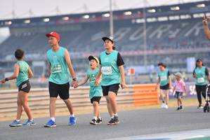 BIB: 51948, 53052, 534
                            <button type="button" onclick="openModal(10479066)" class="btn btn-primary btn-sm float-right btn-popup" data-toggle="modal" data-target=".modal-high-quality">
                        <i class="fas fa-shopping-cart"></i> Add to Cart
                    </button>
                                            <button type="button" onclick="isThisMe(10479066, true)" class="btn btn-success btn-sm float-right btn-popup btn-isme hidden" data-toggle="tooltip" data-placement="bottom" title="นี่คือรูปของคุณใช่ไหม คลิกที่นี่เพื่อเอาเข้าอัลบั้ม">
                        <i class="fas fa-plus"></i> Add to album
                    </button>
                    <button type="button" onclick="isThisMe(10479066, false)" class="btn btn-warning btn-sm float-right btn-popup btn-isnotme hidden">
                        <i class="fas fa-ban"></i> Remove from album
                    </button>